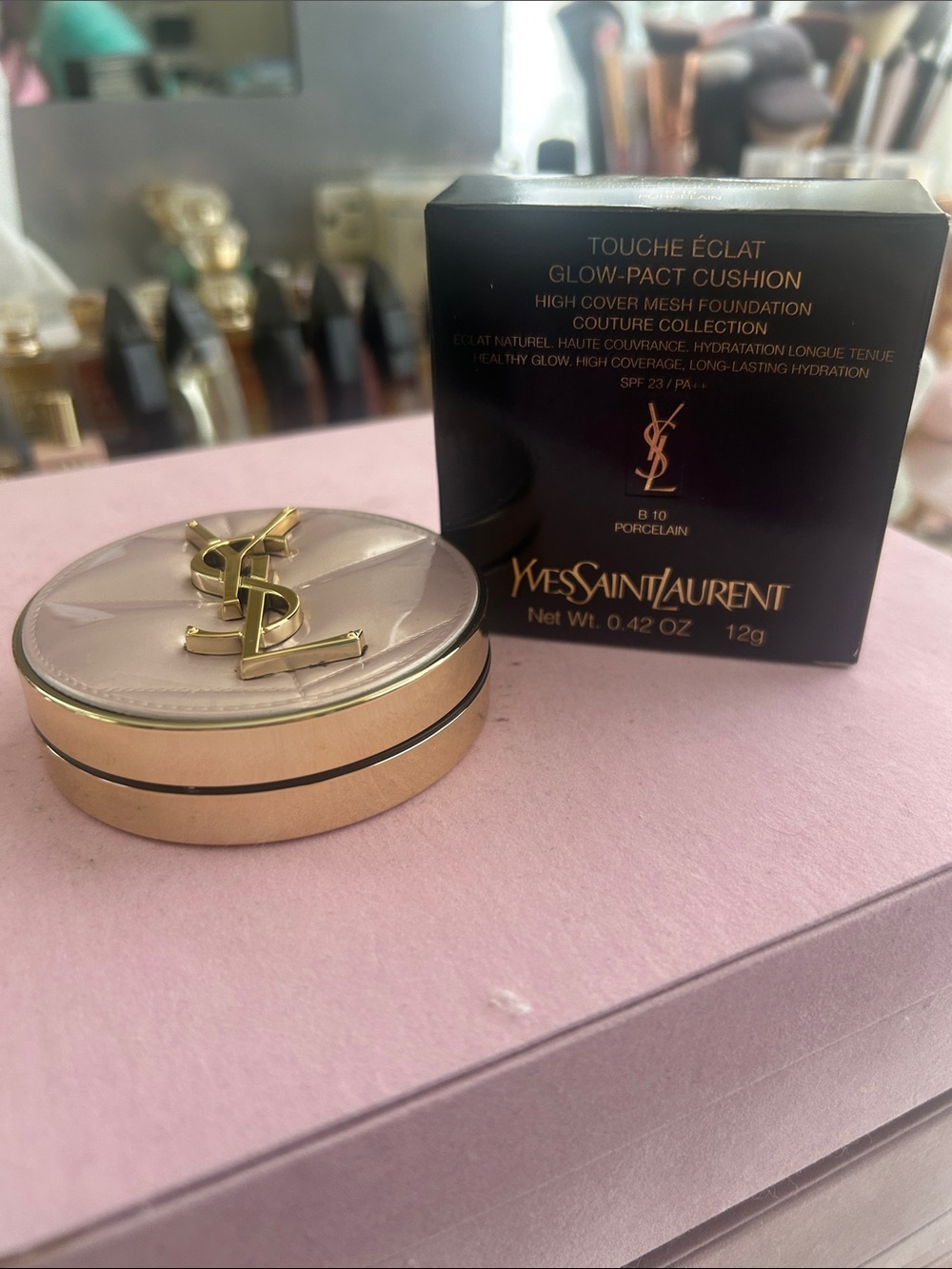 Yves Saint Laurent Touche Éclat Glow-Pact Cushion Foundation - Porcelain (B10)